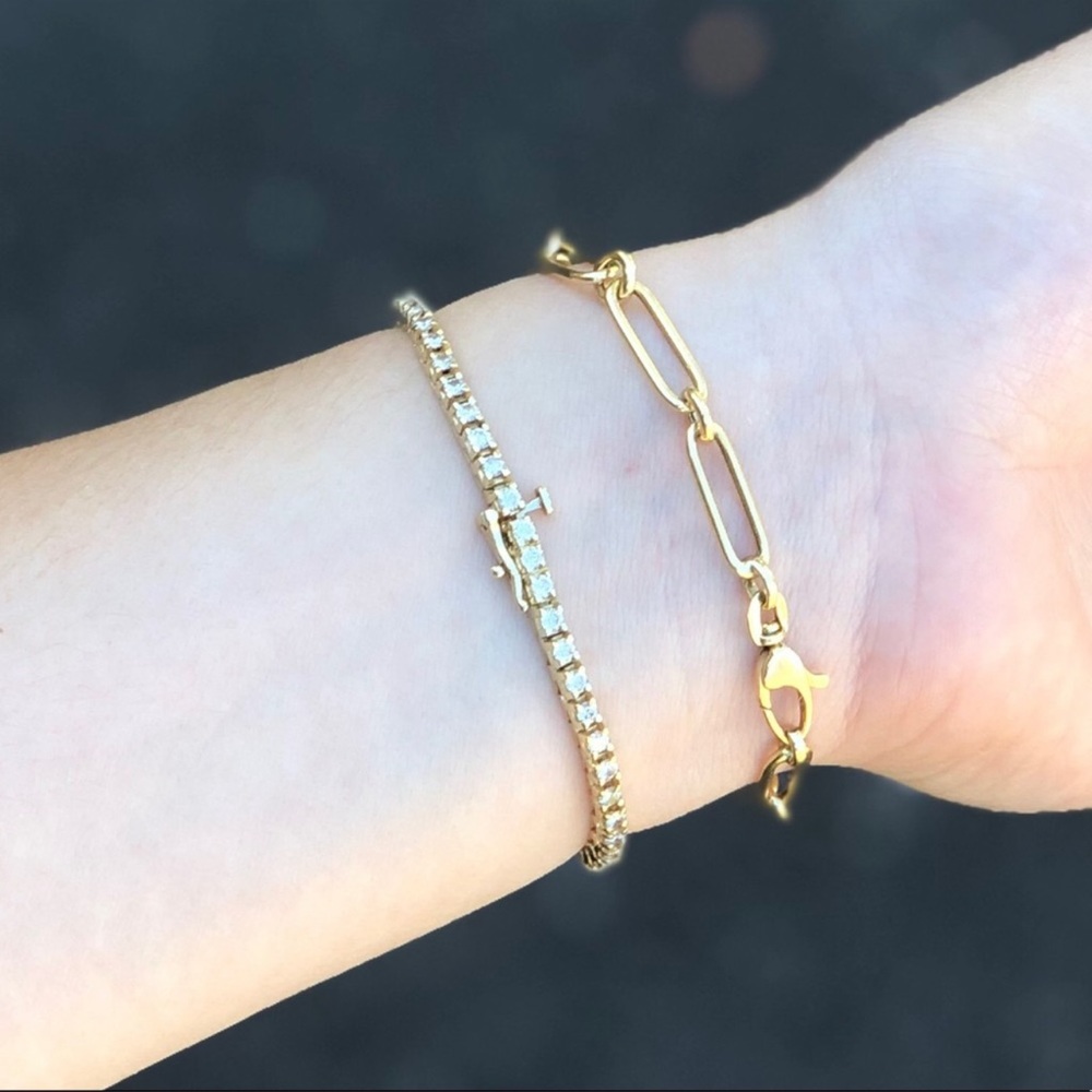 Diamond tennis bracelet